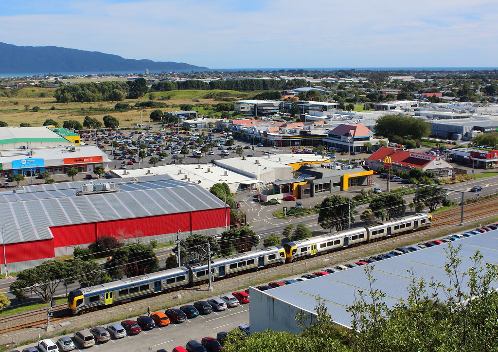 6227 Paraparaumu The 1030am Waikanae to Wellington Metlink… Flickr