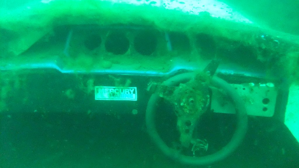 [Preston Hill Quarry] Sunken white speedboat (4693) Flickr