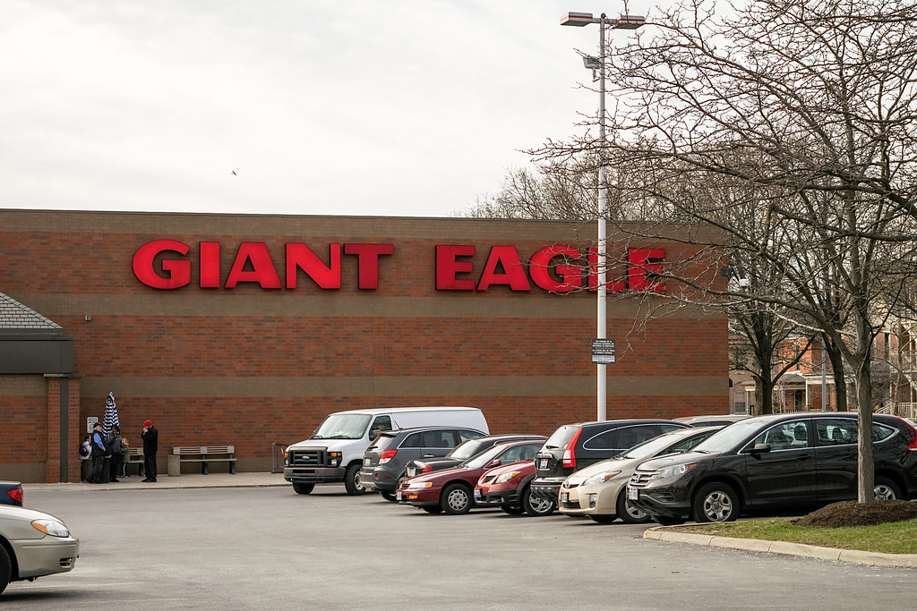 Former Giant Eagle (Neil Avenue) This store opened as a Bi… Flickr