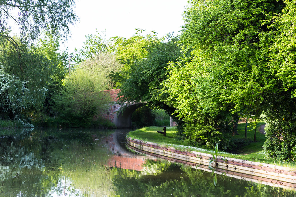Grand Union Canal Great Linford. magpie280168 Flickr