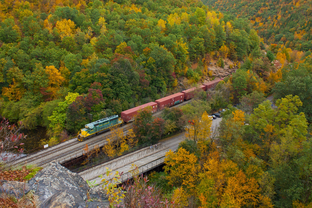 Elevation of Bake Oven Knob, Appalachian Trail, Germansville, PA, USA
