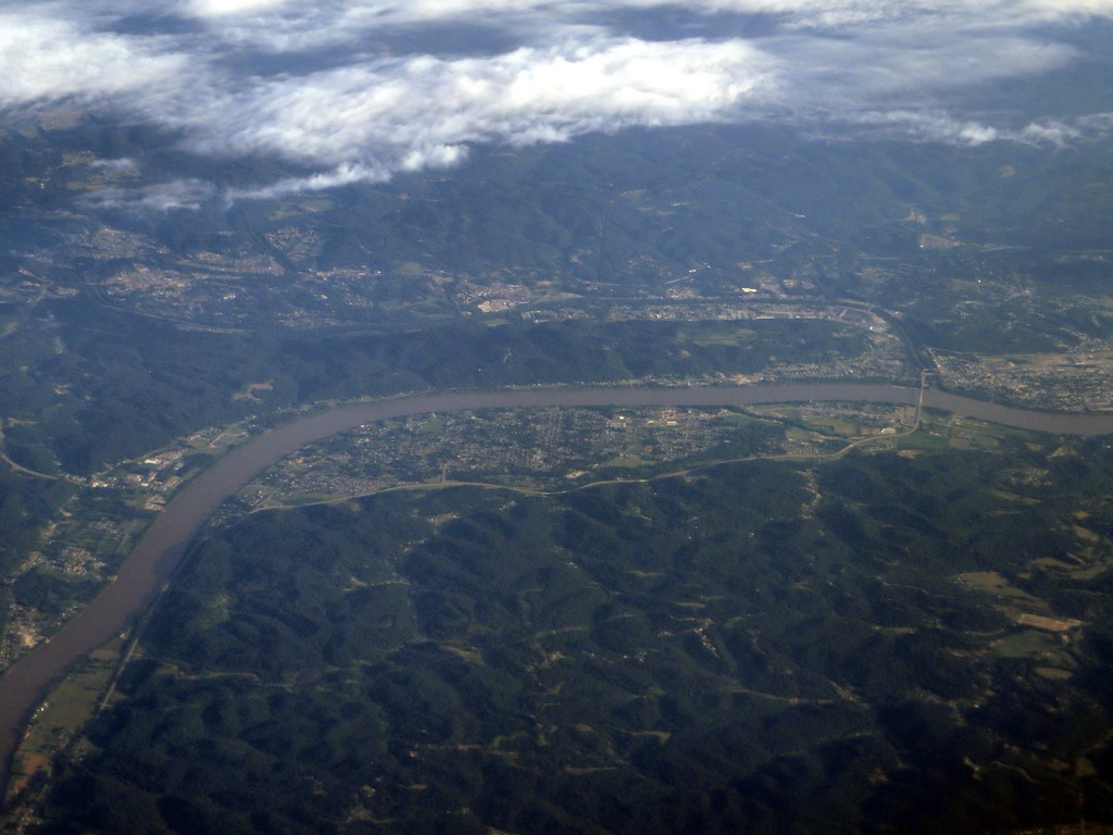 Ohio River at Proctorville, Ohio and Barboursville, West V… Flickr