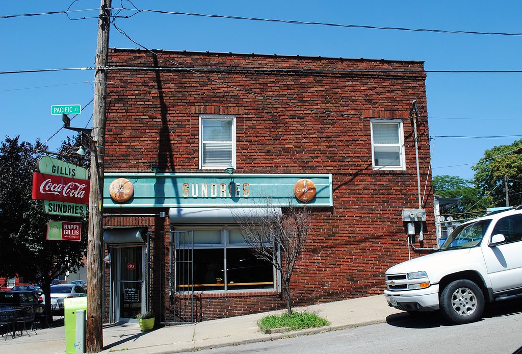 Gillis Sundries 549 Gillis St, Kansas City, Missouri. Neig… Flickr