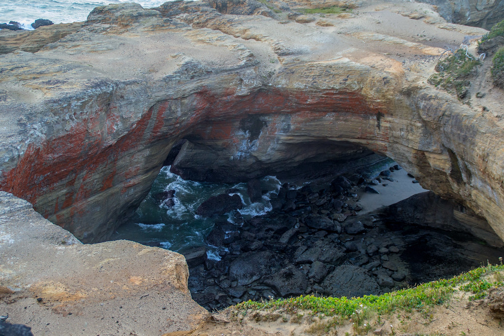 Devil's Punch Bowl, low tide Devils Punch Bowl State Natur… Flickr