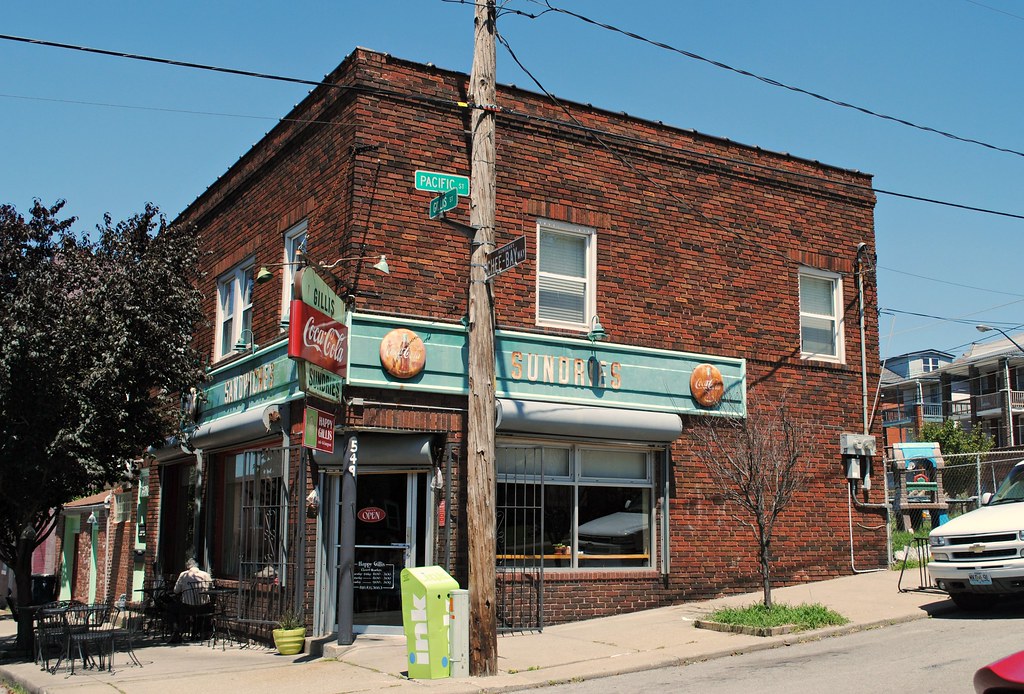 Gillis Sundries 549 Gillis St, Kansas City, Missouri. Neig… Flickr