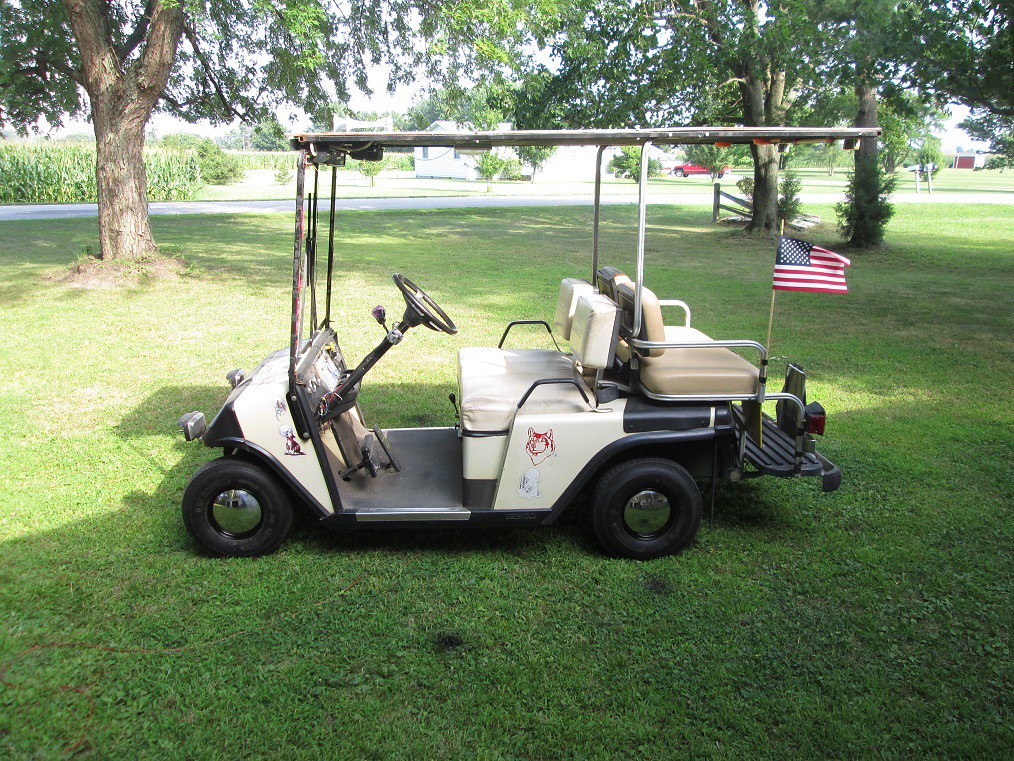 Golf Cart With Baby Moon Hubcaps White Wolf Flickr