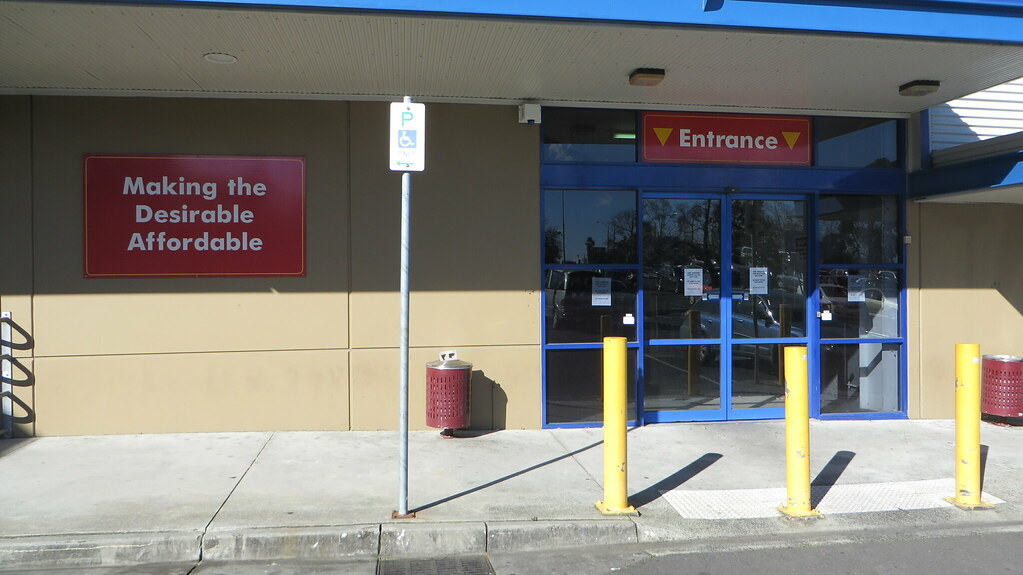 Sam's Warehouse Fountain Gate Closed Sam's Warehouse rec… Flickr
