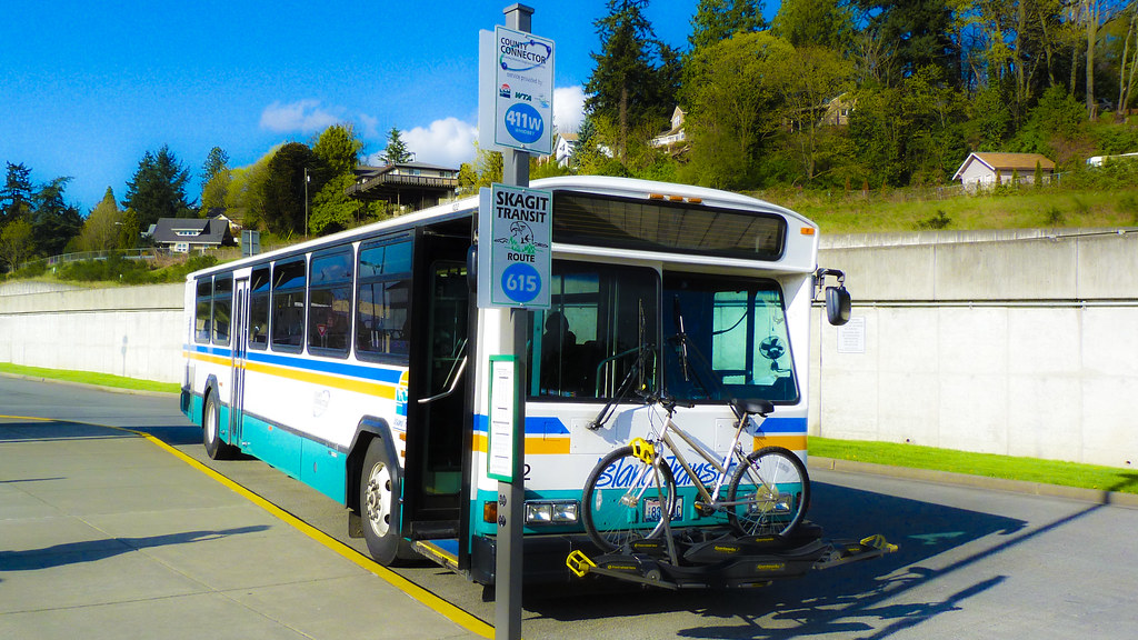 Island Transit 411W Rest at Mt. Vernon Transfer Station Flickr
