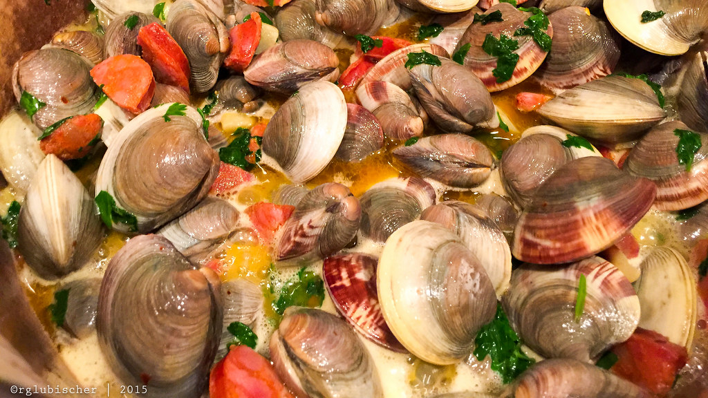 Little Neck Clams & Charizo Prep Little Neck The smalle… Flickr