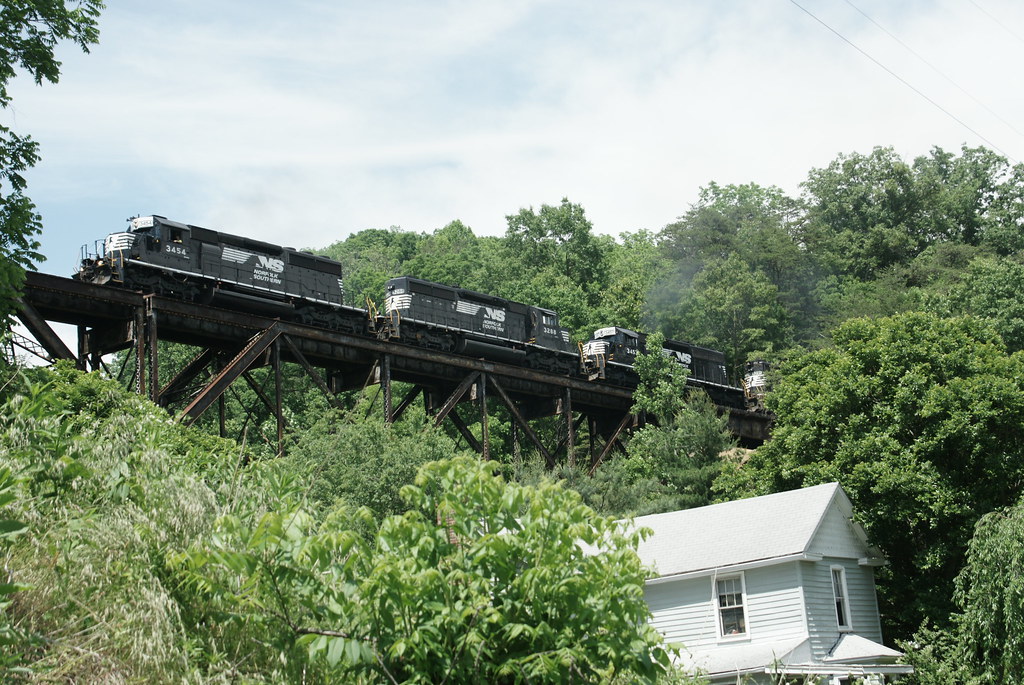 NORFOLK SOUTHERN P31 AT NORTH HOMINY CREEK, NC Paul Mathis Flickr