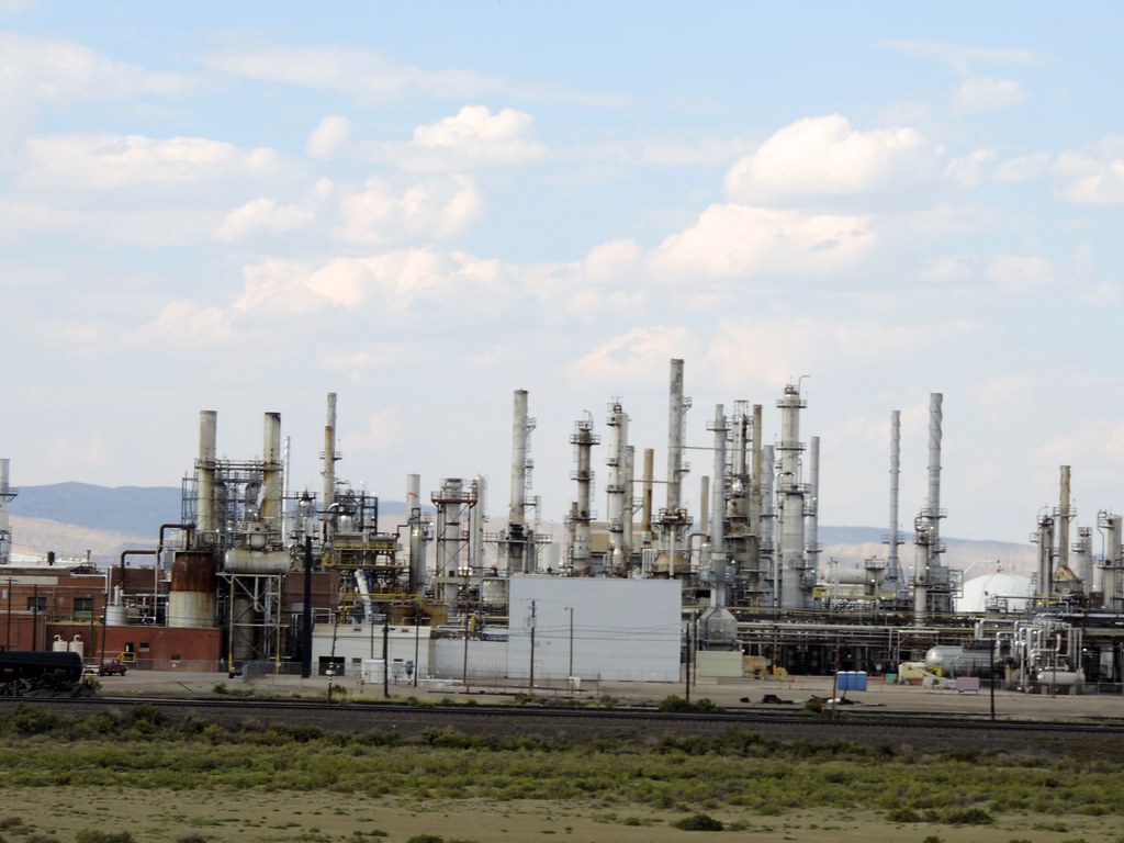 DSCN2028 Passing by Sinclair oil refinery near Rawlins, Wy… Flickr