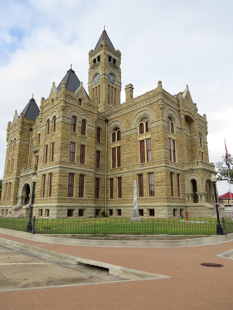 County Courthouse, Hallettsville, TX Lavaca County Courtho… Flickr