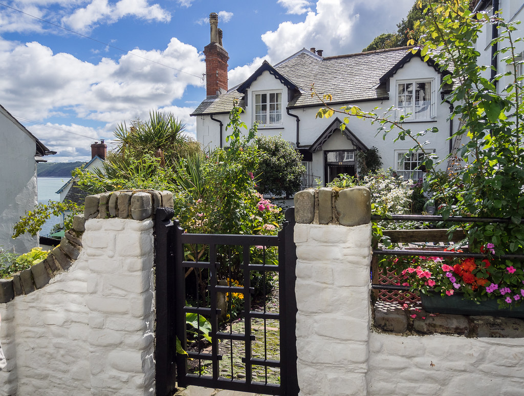 Cottage in Clovelly Clovelly is part of a family owned est… Flickr