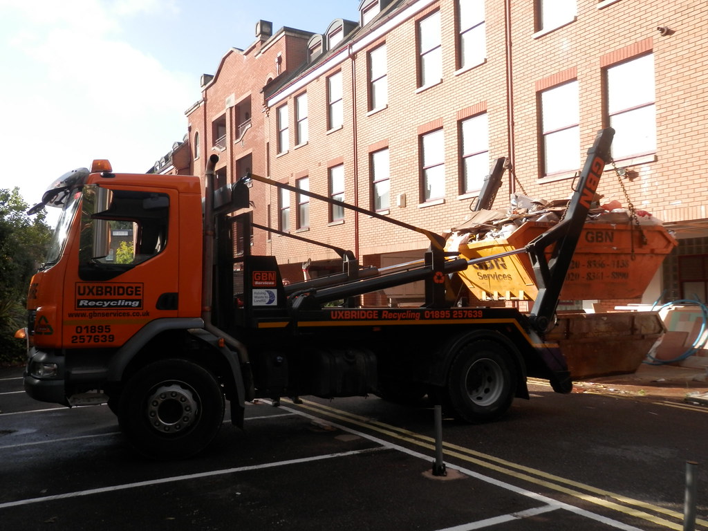 Uxbridge Skips aka GBN Services DAF LF Skip Lorry, (DE61 D… Flickr
