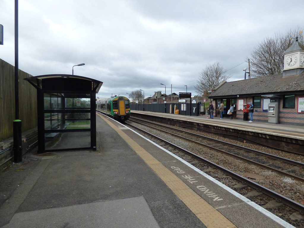 Langley Green Station London Midland 172 341 At Langley … Flickr