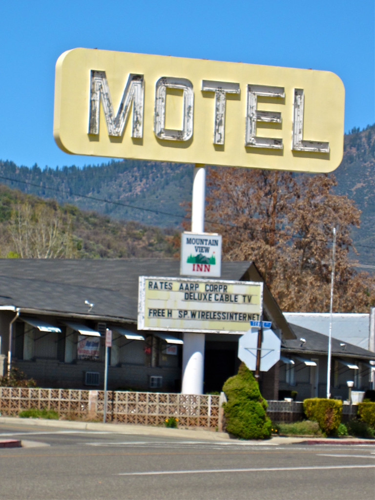 Mountain View Inn, Yreka, CA Possibly the largest motel si… Flickr