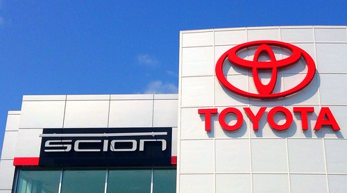 Toyota Dealership, Hoffman Toyota, Avon, CT 7/2014. Pics b… Flickr