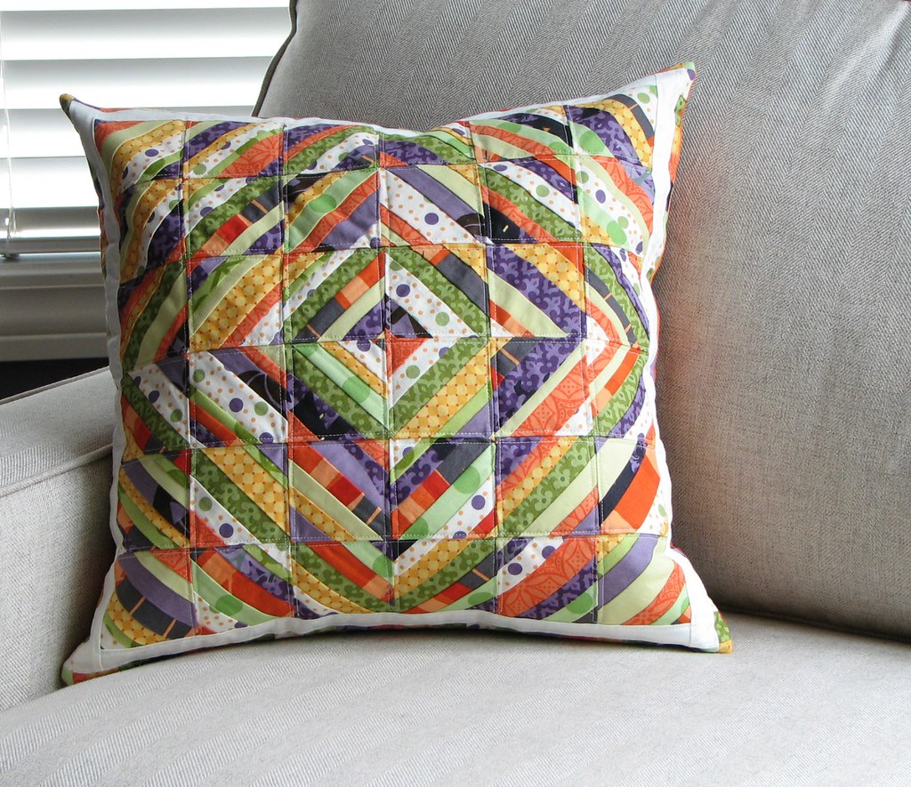 Halloween Pillow Sham This was inspired by a pattern in th… Flickr