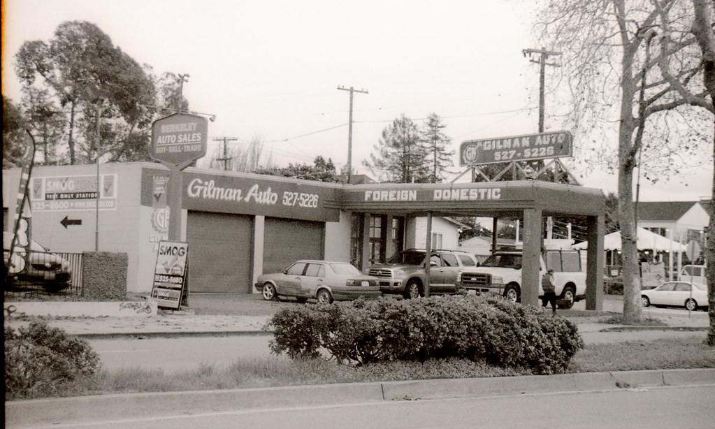 Gilman Auto B 121616 Gilman Auto, a garage (formerly a g… Flickr