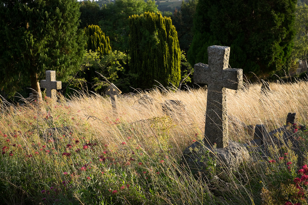 Stroud cemetery Clive Camm Flickr