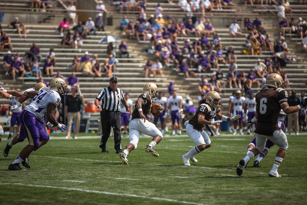 140906_FOOTBALL_GARRISON_14.jpg Cap7ainClu7ch Flickr