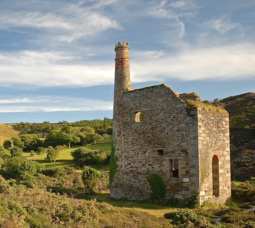 Engine house, Porthtowan, Cornwall. 'A glimpse of the past… Flickr