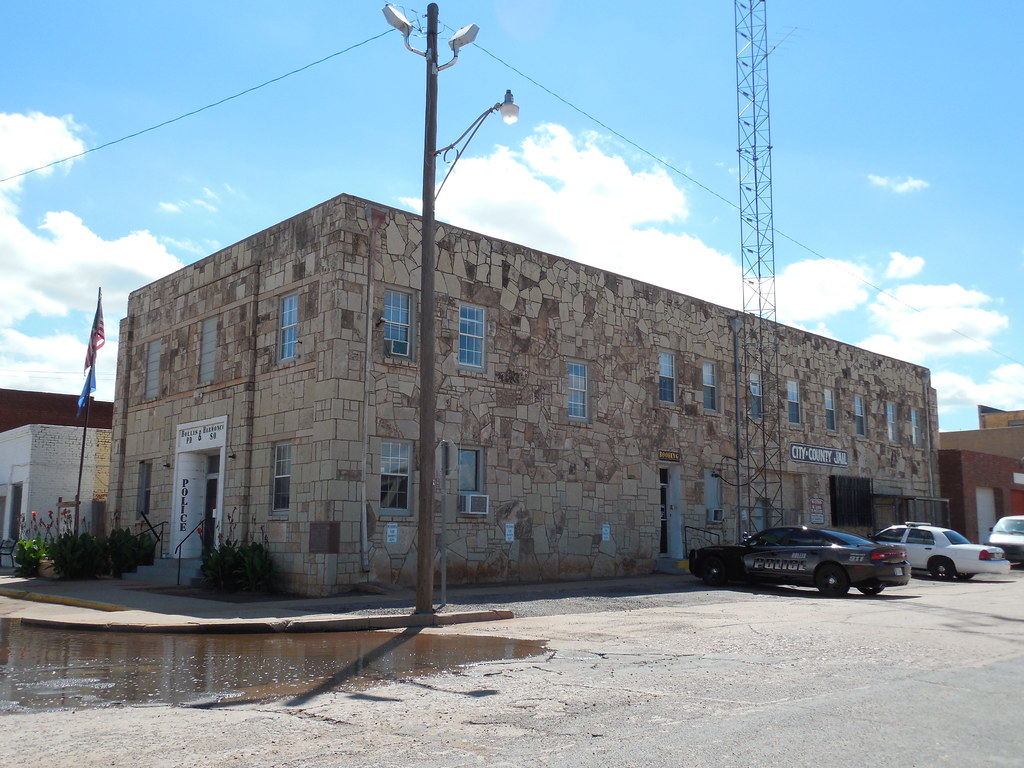 Hollis City Hall & Jail Hollis, Oklahoma The city hall and… Flickr