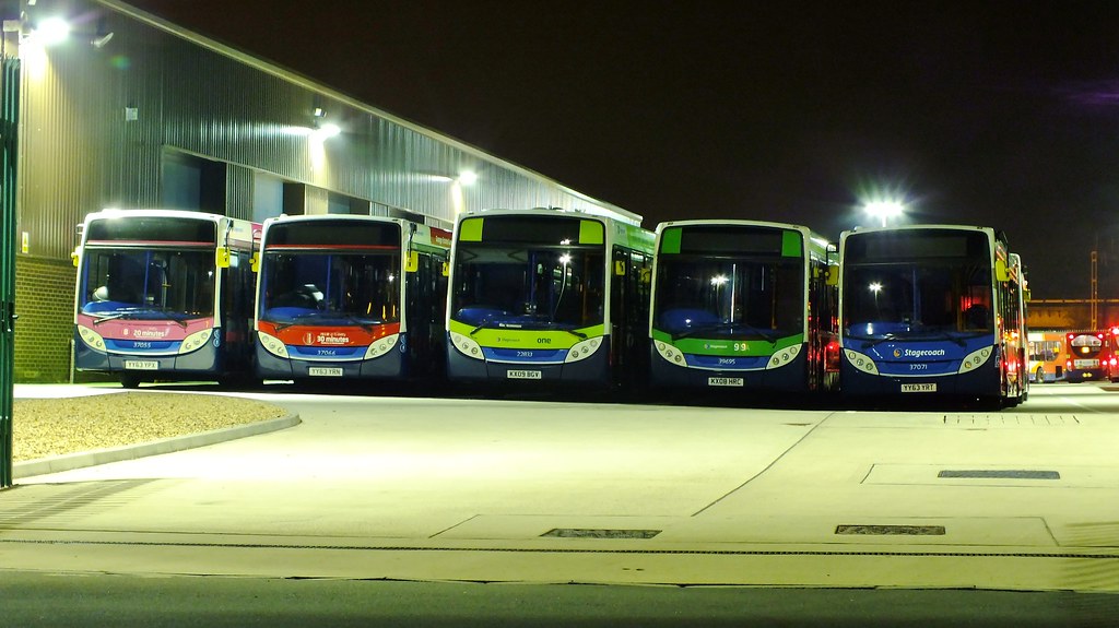 Northampton buses . Northampton bus station taken at night… Flickr