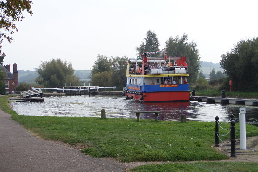 Pride of Exmouth Double Locks, Exeter Canal phillisca Flickr