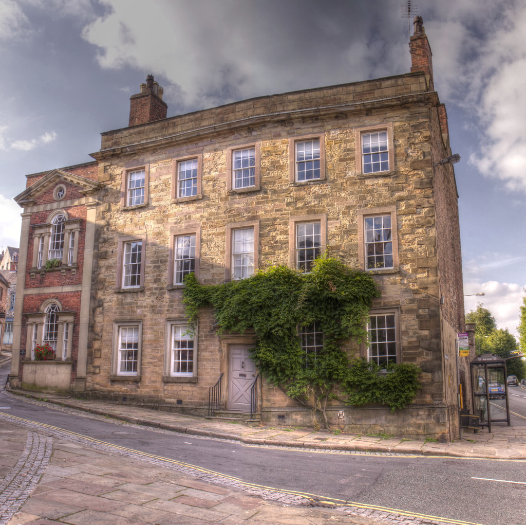 Wirksworth Constructed in 1749 this imposing hous… Flickr