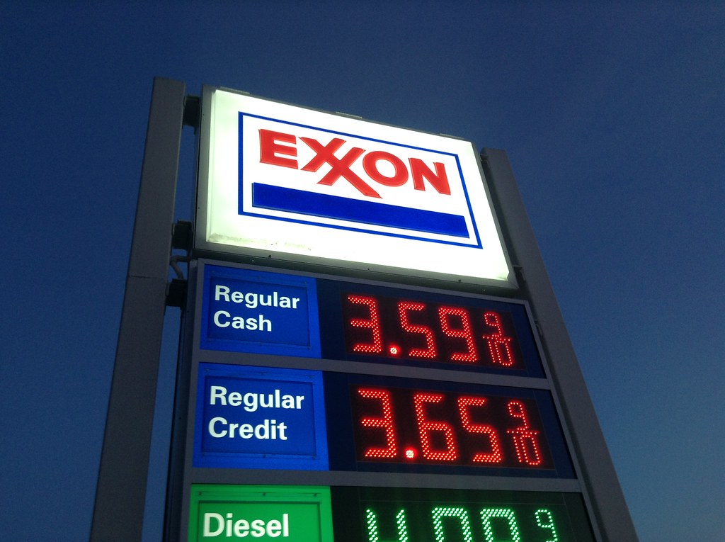 Exxon Gas Exxon Gas Station, Durham, CT, 8/2014 by Mike Mo… Flickr