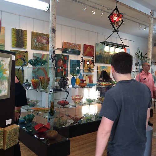 BroadAveArtWalkTCliftonArtgallery Broad Avenue Spri… Flickr