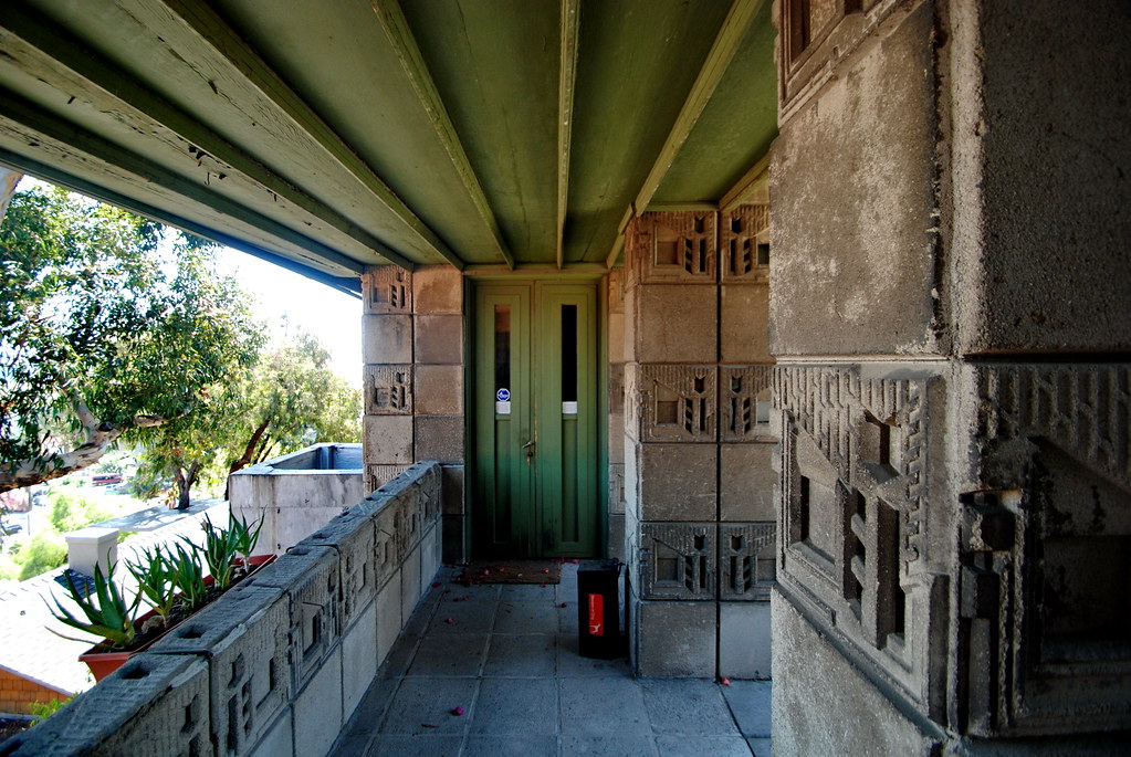 Freeman House, Frank Lloyd Wright 1924 Built by the master… Flickr
