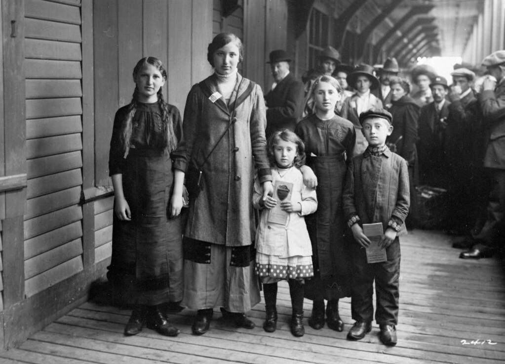 Russian Jewish immigrants / Immigrants juifs d'origine rus… Flickr