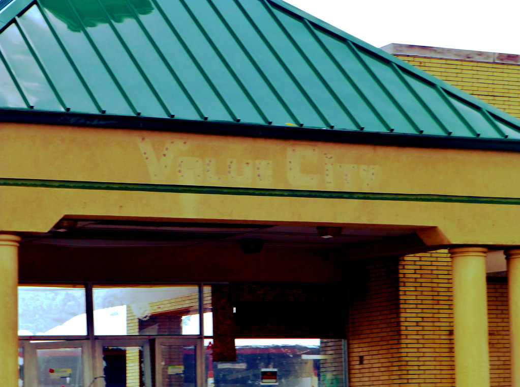 Value City Labelscar This store over the years housed The… Flickr