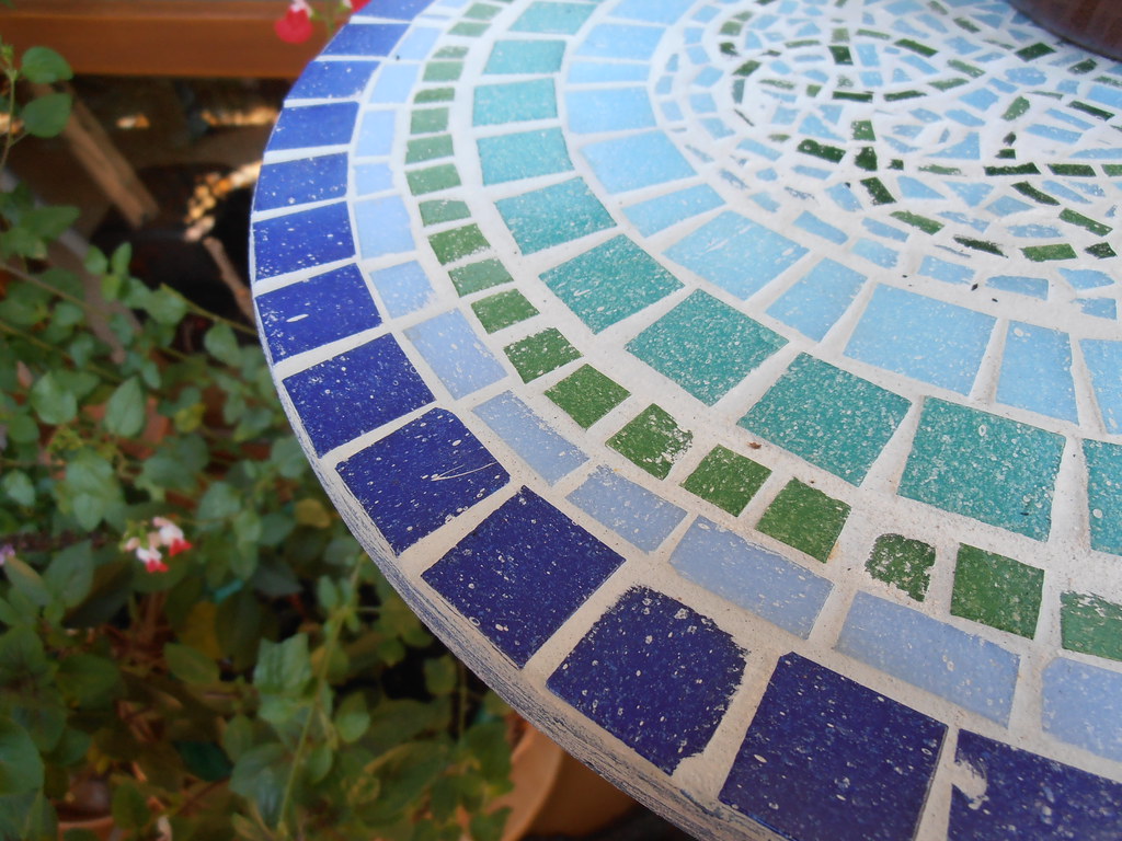 Doro makes great mosaics Tables, hot plates, mirrors... ve… Flickr