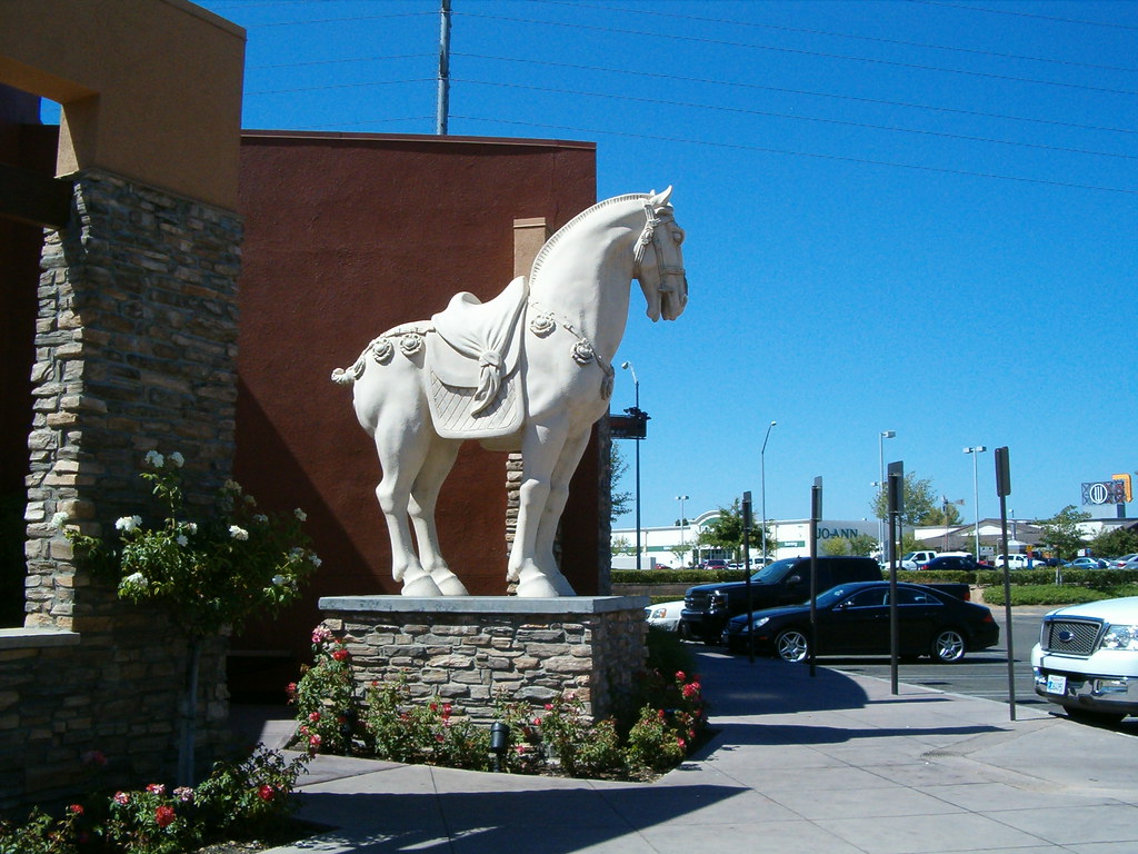 Horse statue at P.F. Chang's China Bistro River Park F… Flickr