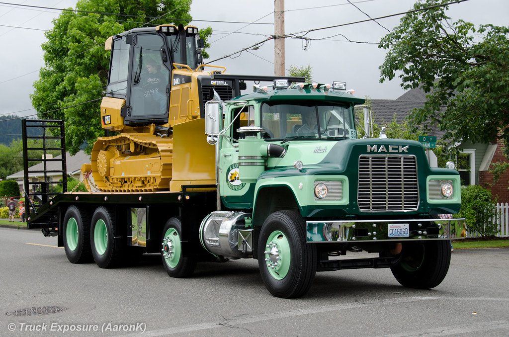 Lloyd Enterprises Mack R Model 2014 Buckley Log Show Flickr