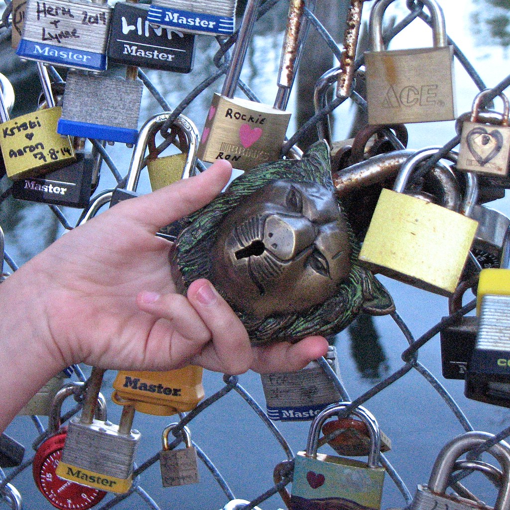 portland.lovelocks • molly.holds.lion Commercial Street, … Flickr