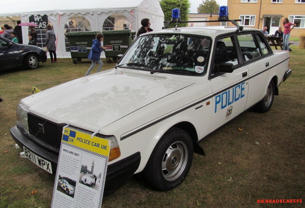 Preserved Hampshire policeVolvo 240Traffic car B211 WPX… Flickr