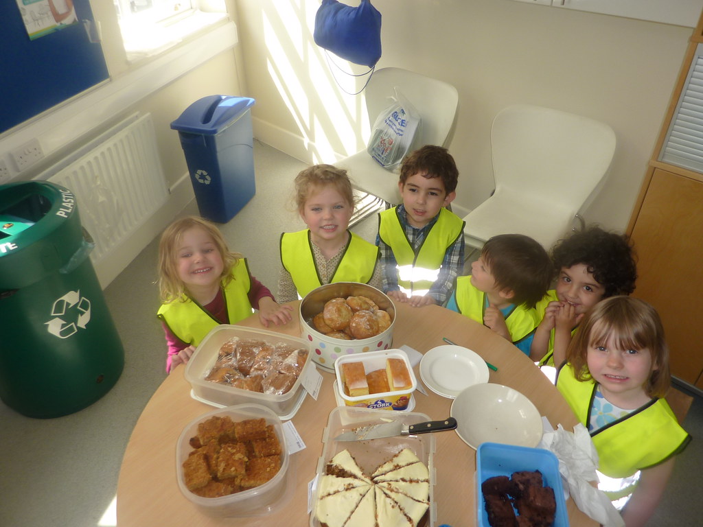 P1010774 Queens Park children with their baked treats! LEYF