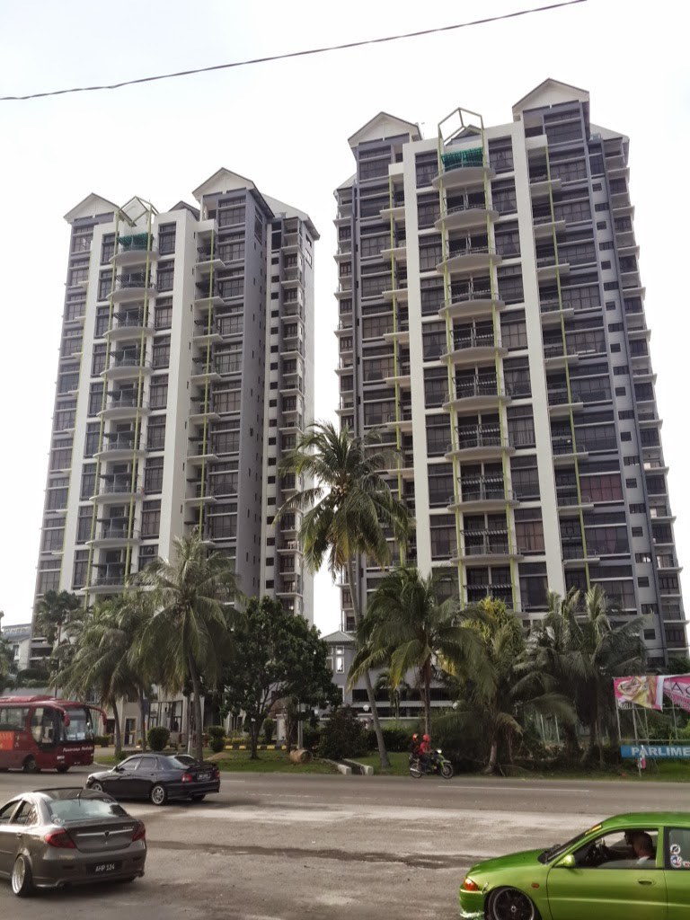 Golden Coast Condo Golden Coast Condo Stylish condo with p… Flickr