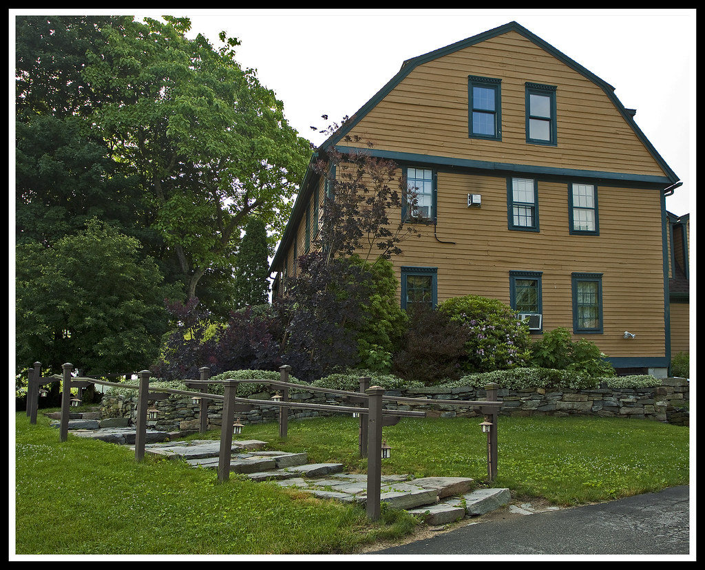 Captain Grant's Inn, just outside Mystic, CT. Richie Hannapple Flickr