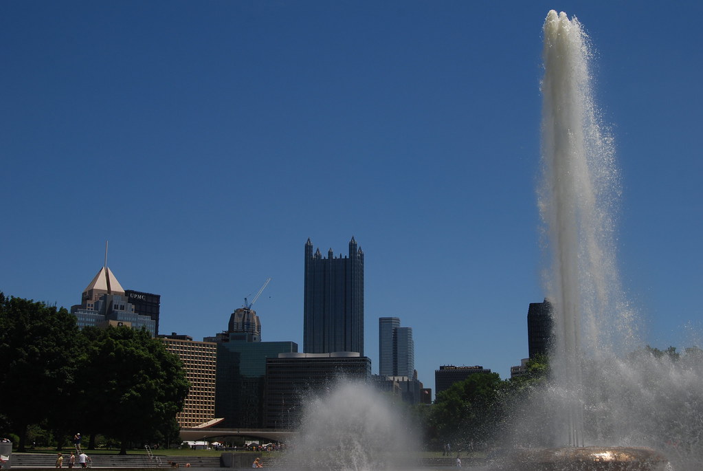 DSC_7255 Looking at the fountain and downtown Frank Holleman Flickr