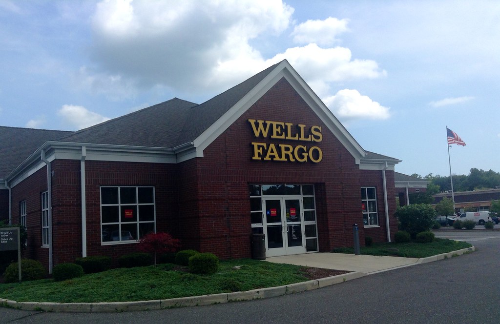 Wells Fargo Bank, Bethel CT 8/2014 by Mike Mozart of TheTo… Flickr