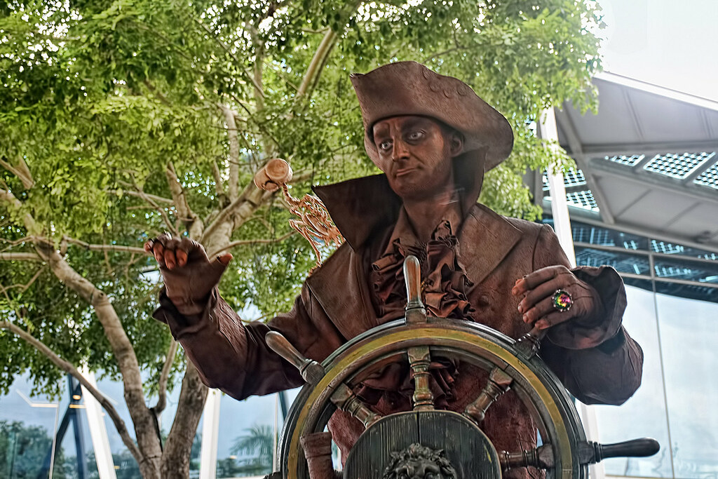 Living Statue 2 Artists performed during the NTUC … Flickr