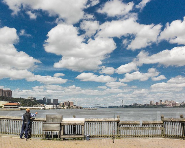 Crab House Fishing Pier on the Hudson River, Edgewater, New Jersey a