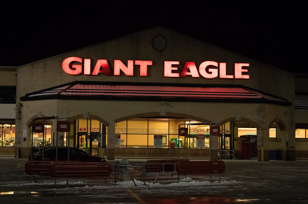 Former Giant Eagle (before) This Giant Eagle was built as … Flickr