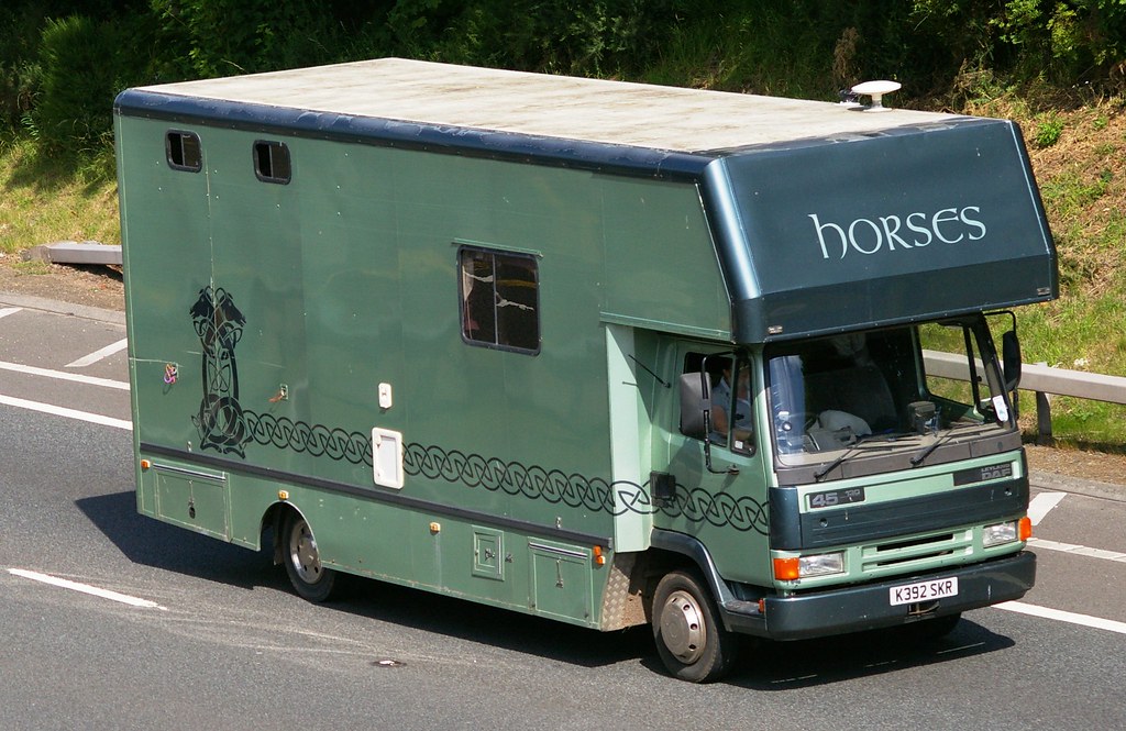 Leyland DAF 45 130 Horse Box K392 SKR.....M90 Perth. Flickr