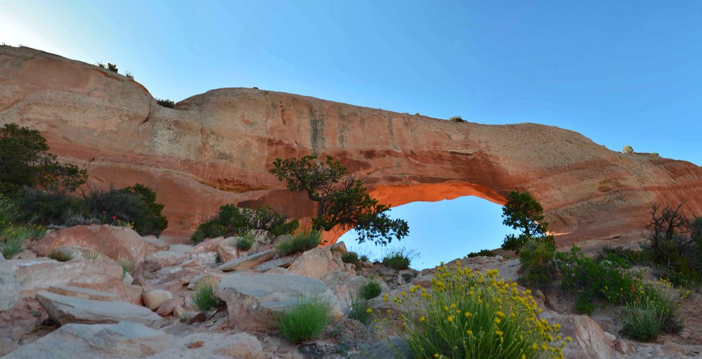 Wilson Arch, Utah Wilson Arch is a natural sandstone forma… Flickr